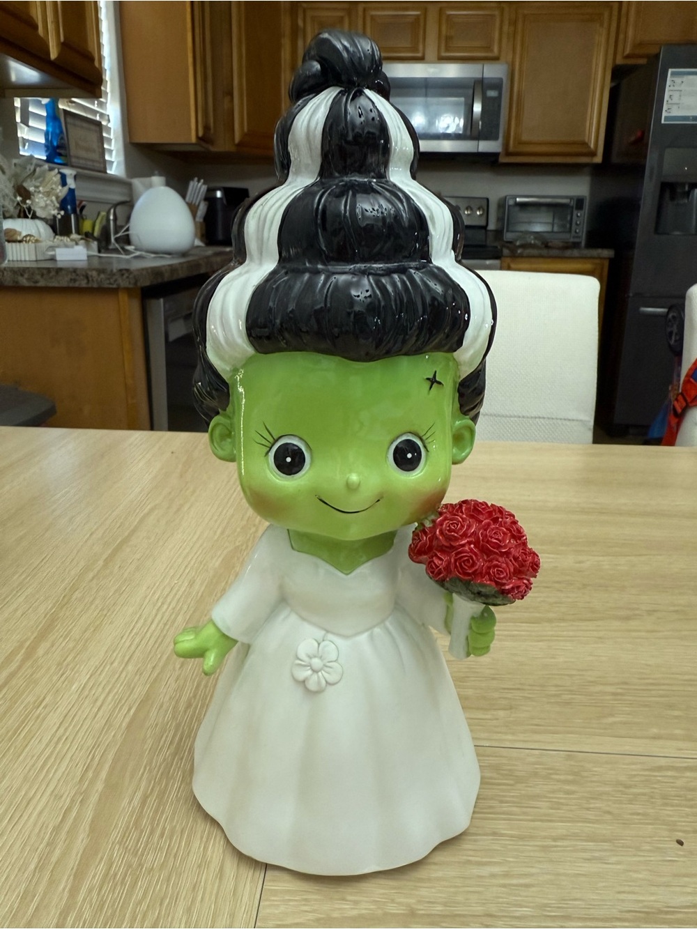 Green Bride Figurine in White Dress with Red Bouquet - Decorative Home Accent